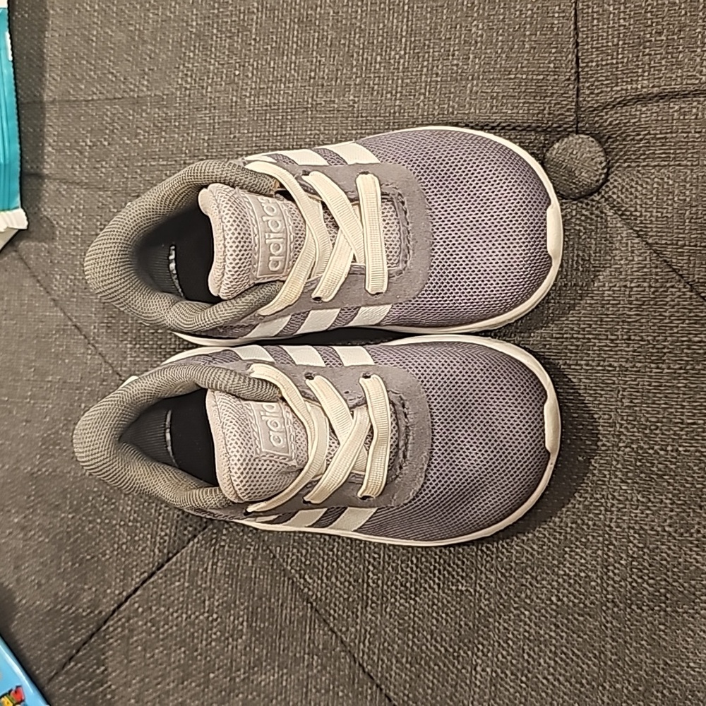 Adidas shoes 4c